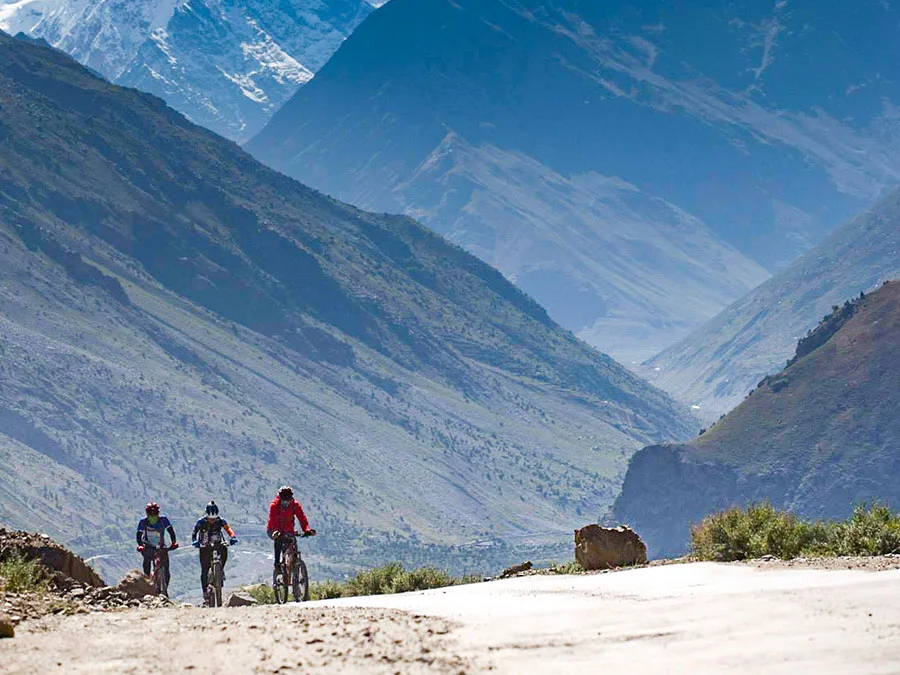 13 Days Cycling From Manali to Leh Tour